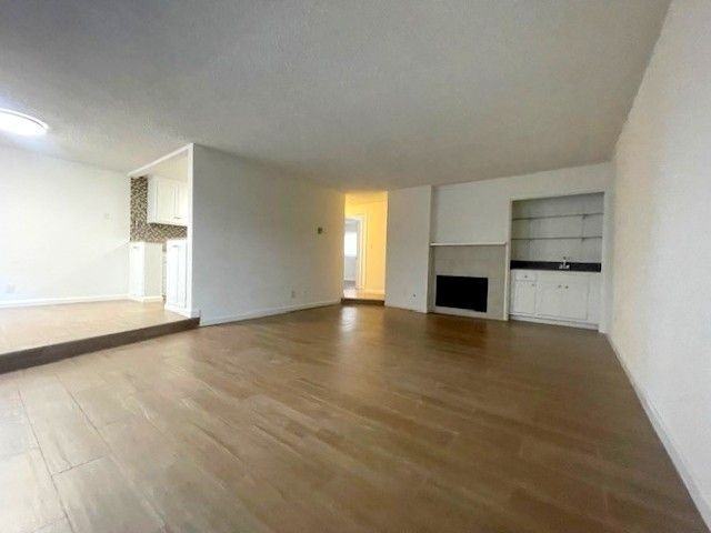 11840 Gorham Avenue, - Photo 6 of 50