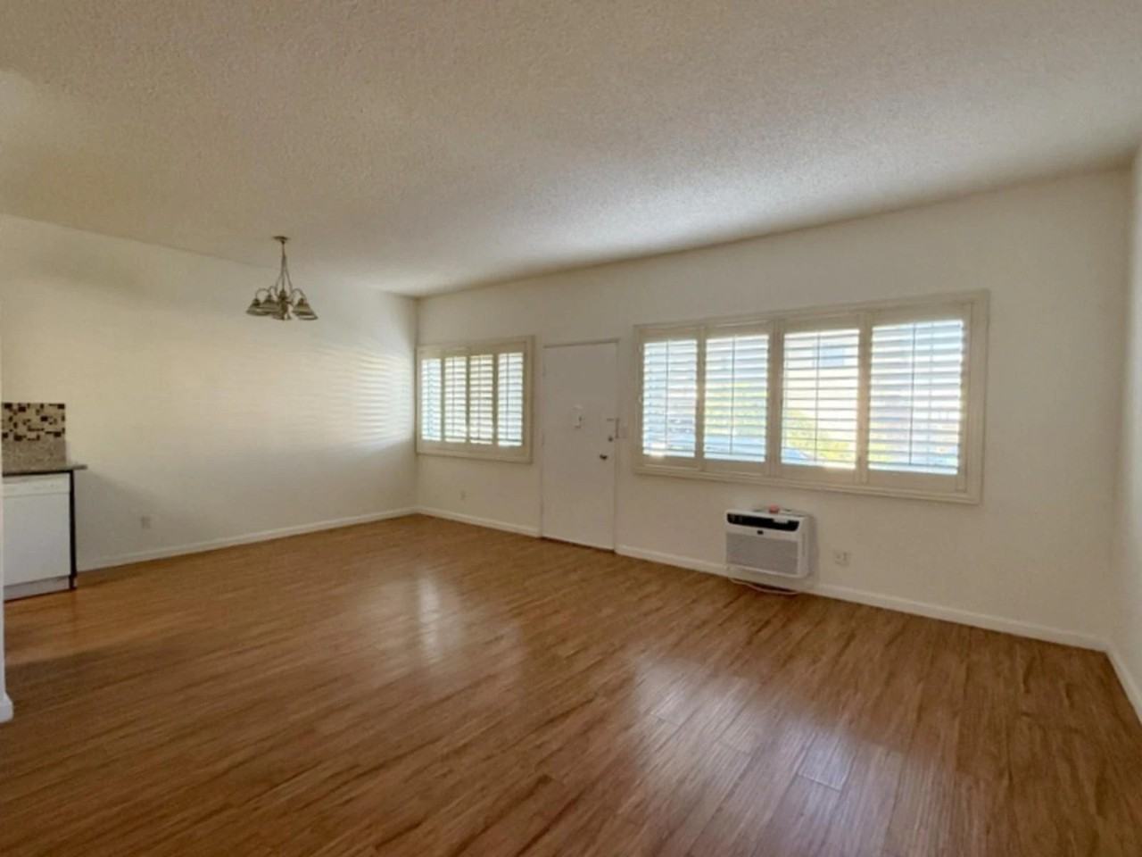 3675 Monon Los Angeles CA 90027 - Photo 3 of 29