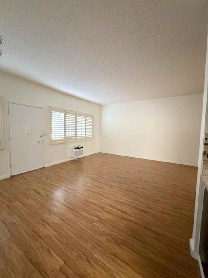 3675 Monon Los Angeles CA 90027 - Photo 5 of 29