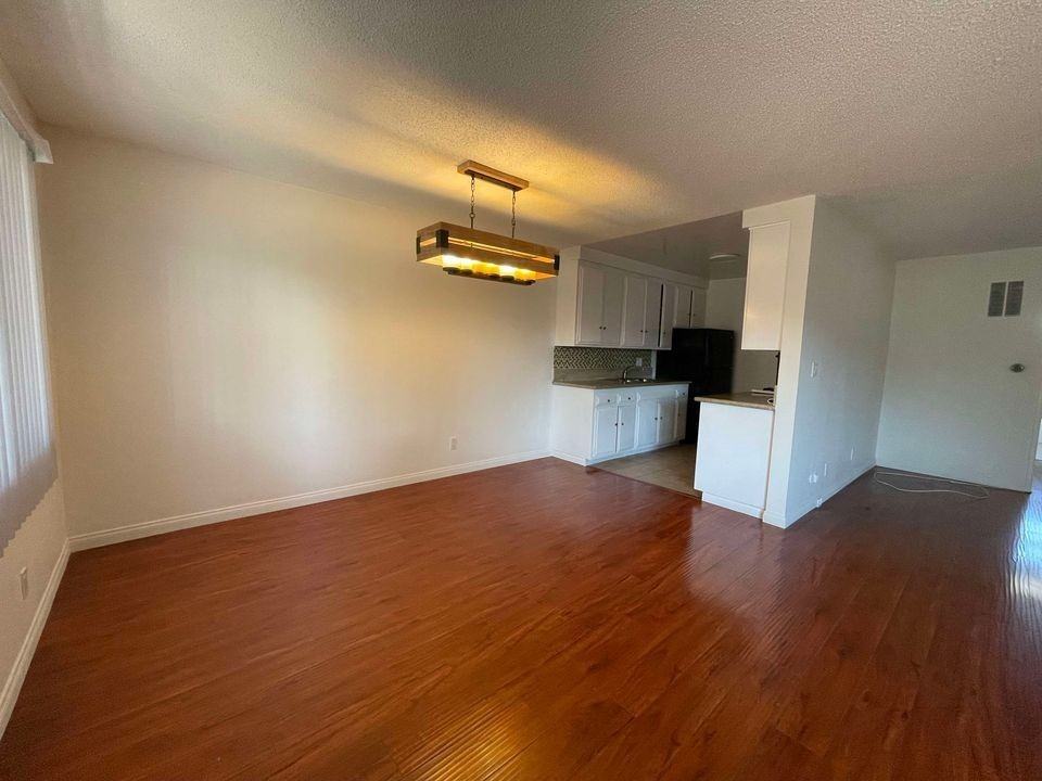 3675 Monon Los Angeles CA 90027 - Photo 6 of 29