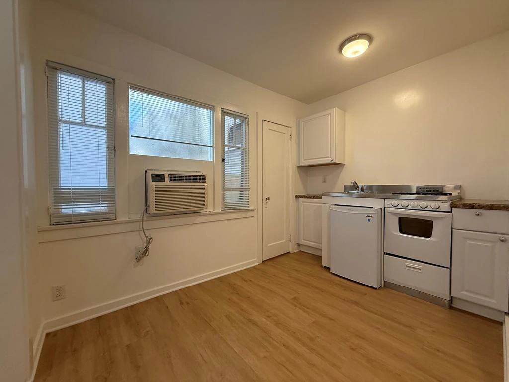 1244 21st Street, - Photo 5 of 42