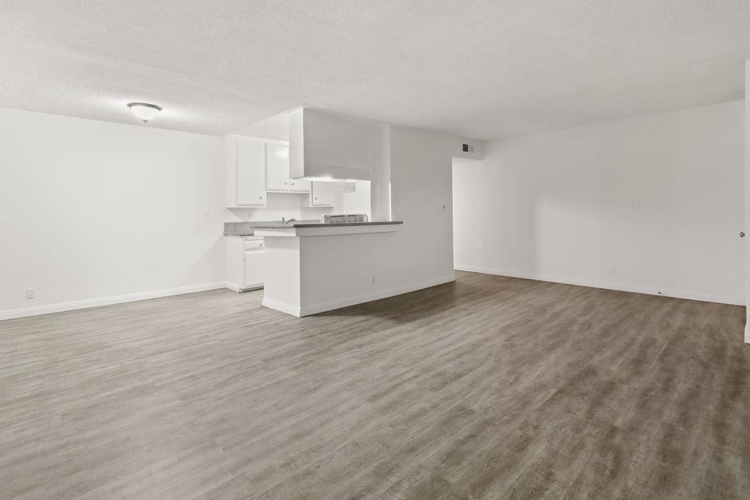 1528 Bundy Drive, - Photo 6 of 45