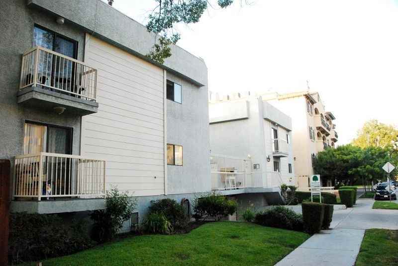 11215 Camarillo Street, - Photo 2 of 32