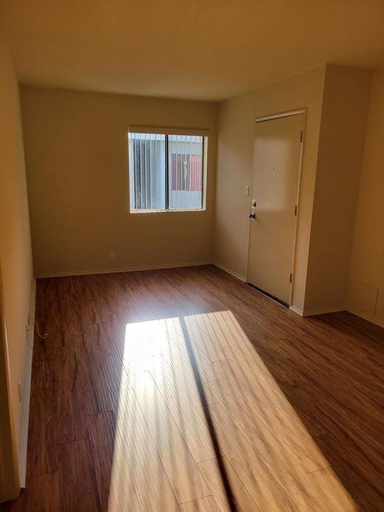 11215 Camarillo Street, - Photo 3 of 32