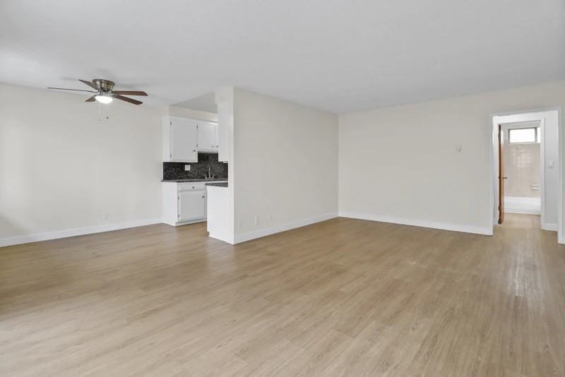 1240 Saltair Avenue, - Photo 3 of 50