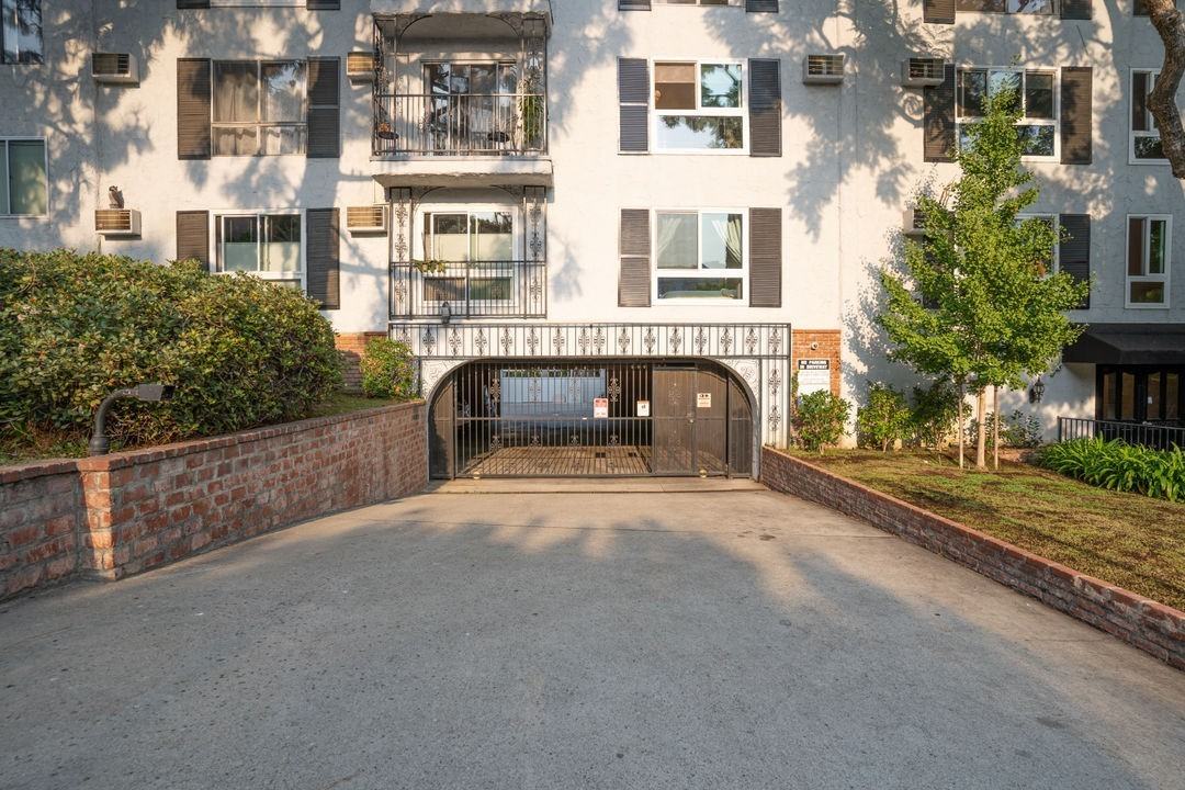 1222 N. Olive Drive, #416, - Photo 2 of 15