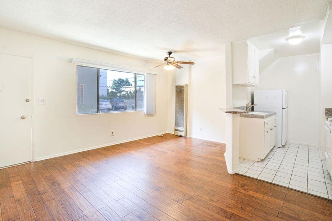 3721 S. Bentley Avenue, - Photo 3 of 49