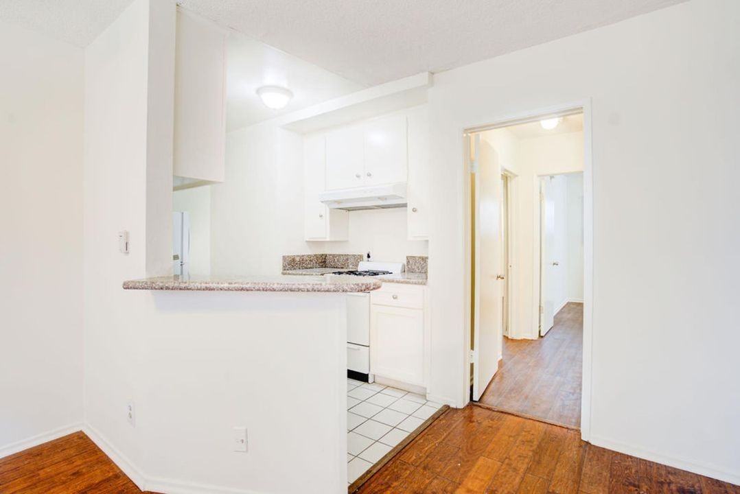 3721 S. Bentley Avenue, - Photo 7 of 49
