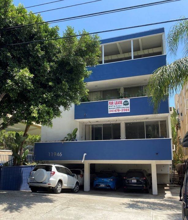 11946 Montana Ave - Photo 2 of 50