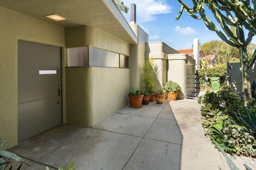 1519 Easterly Terrace, - Photo 3 of 50