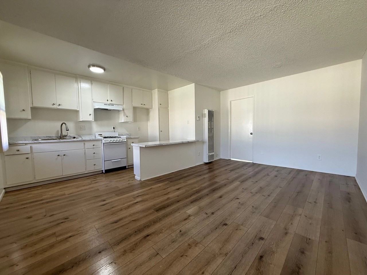 14608 Yukon Avenue, - Photo 5 of 50