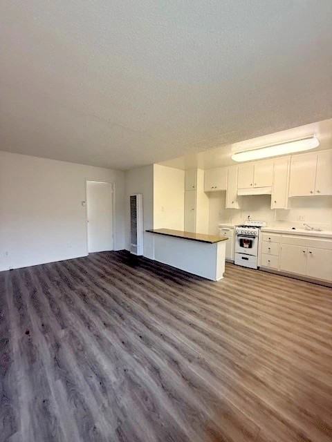 14608 Yukon Avenue, - Photo 6 of 50