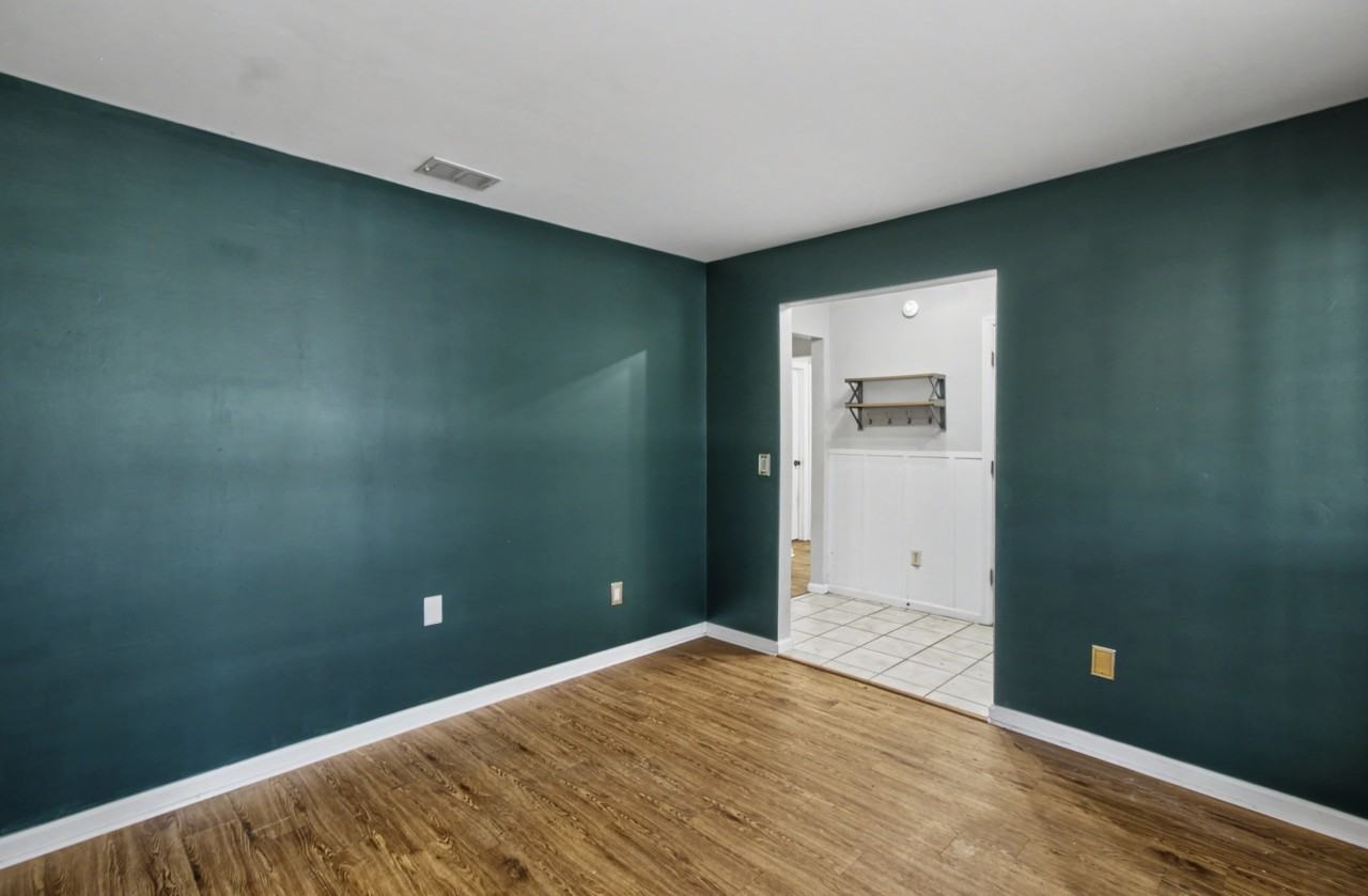 404 Clairemore Ct #1 - Photo 3 of 30