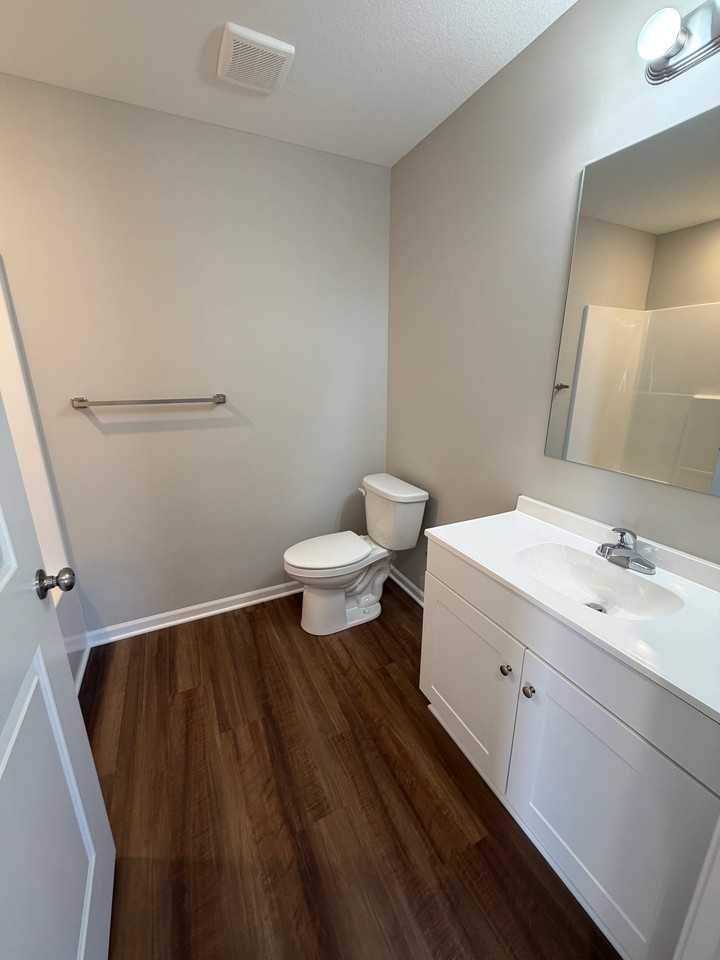 1506 Coventry Dr #B - Photo 5 of 10