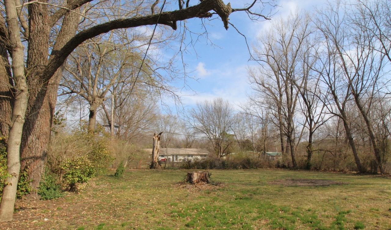 2418 W Wedington Dr #1 - Photo 3 of 23