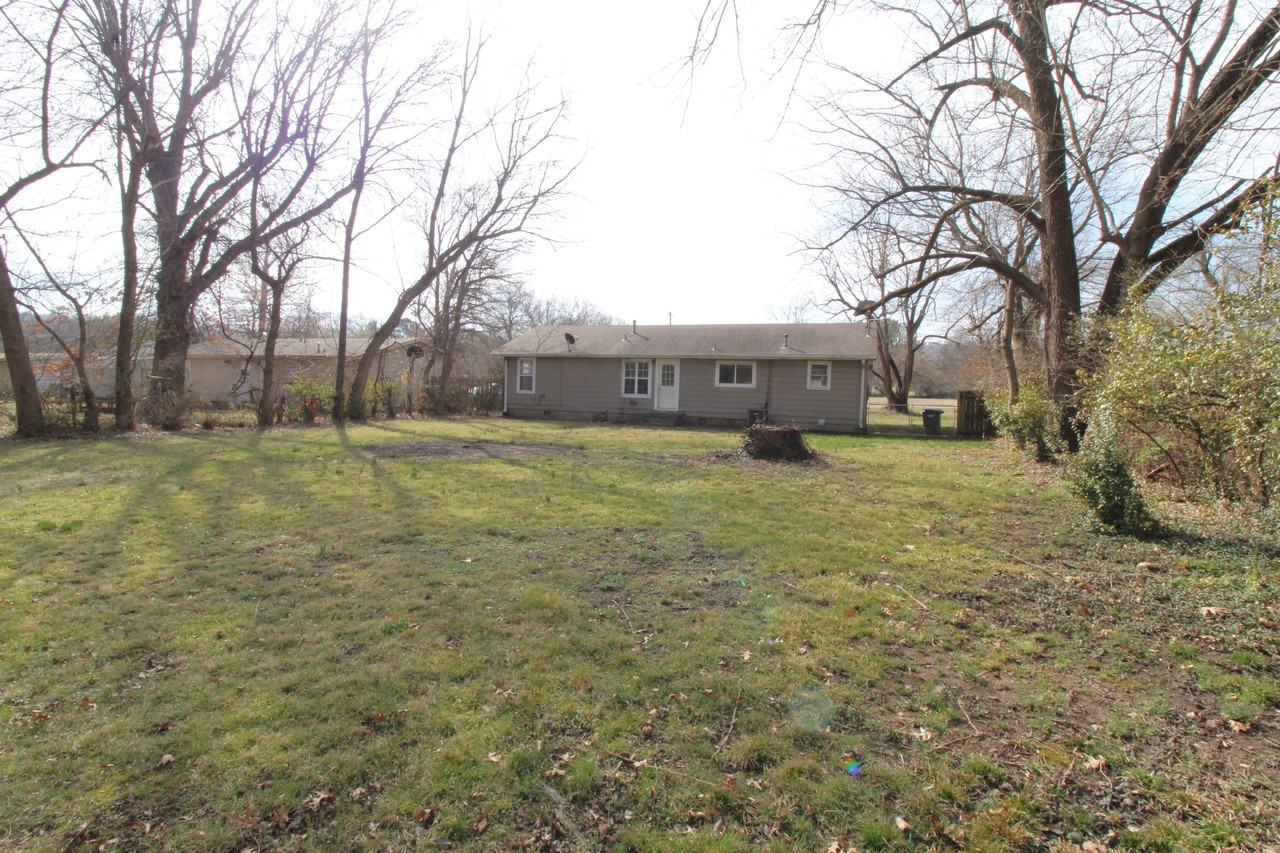 2418 W Wedington Dr #1 - Photo 4 of 23