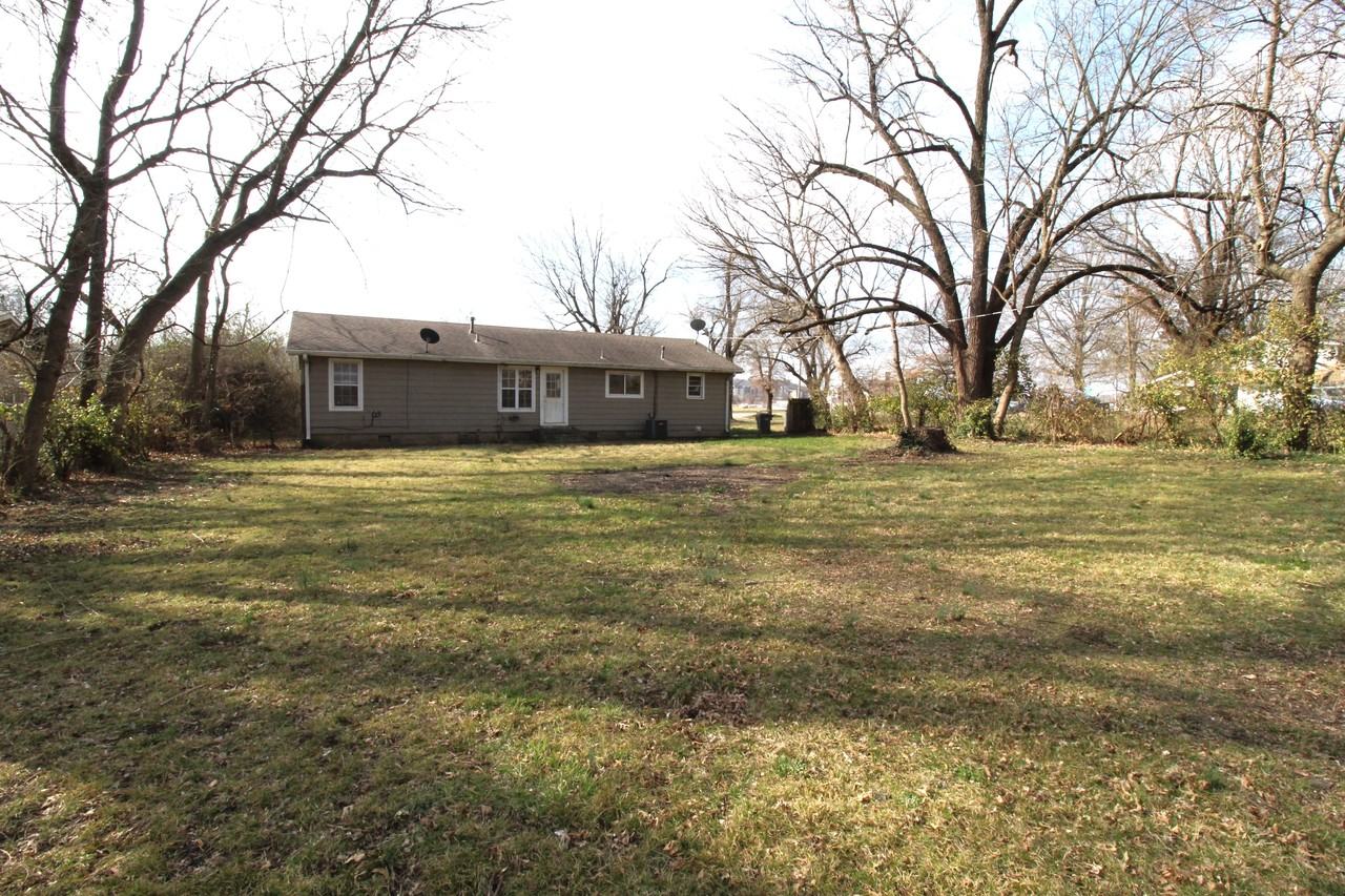 2418 W Wedington Dr #1 - Photo 5 of 23