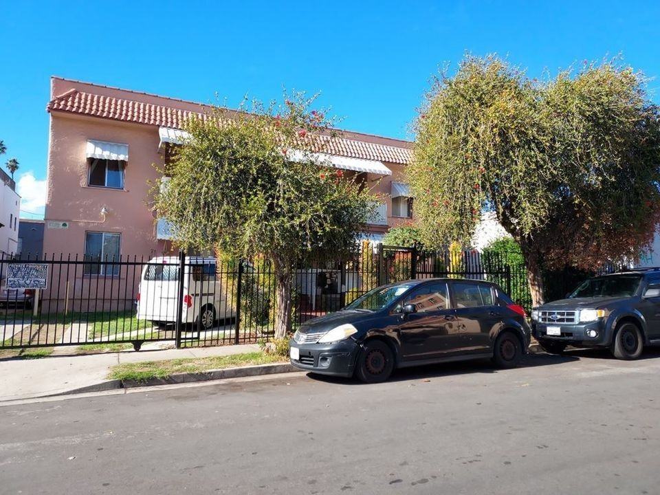 1645 N. Harvard Blvd., - Photo 2 of 50