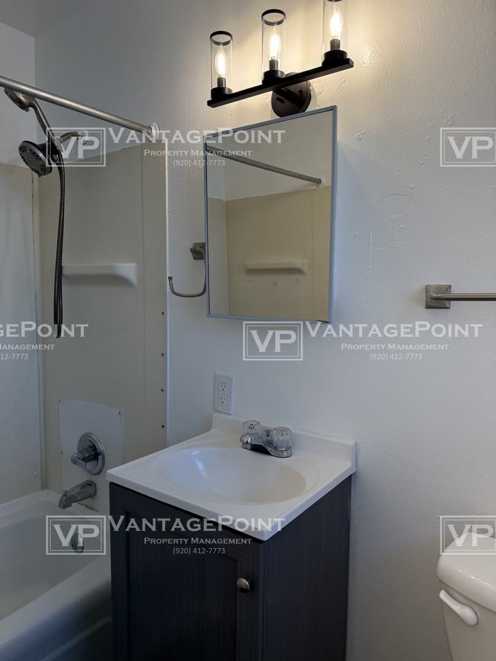 1558 Cass St #D - Photo 7 of 12