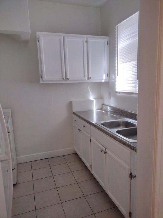 3057 Leeward Avenue, - Photo 6 of 42