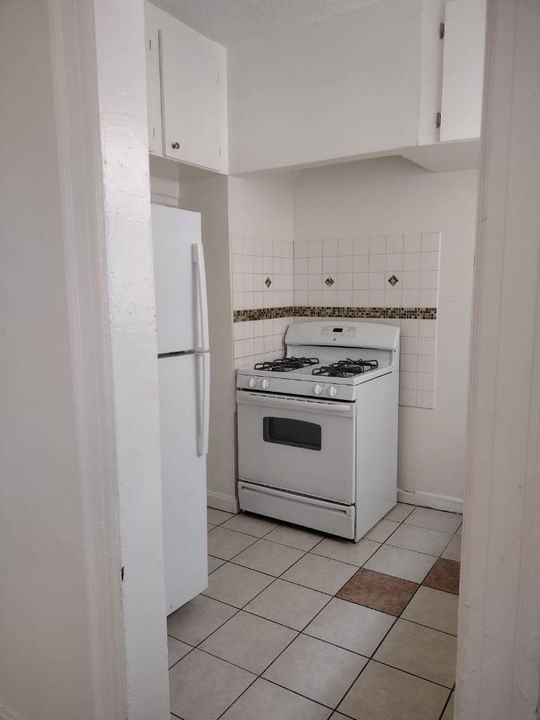 3057 Leeward Avenue, - Photo 7 of 42