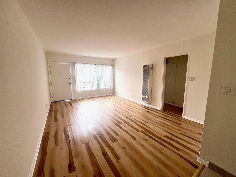 5855 Carlton Way - Photo 6 of 51