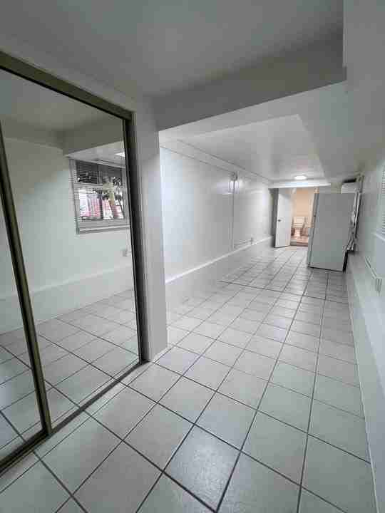 5855 Carlton Way - Photo 7 of 51