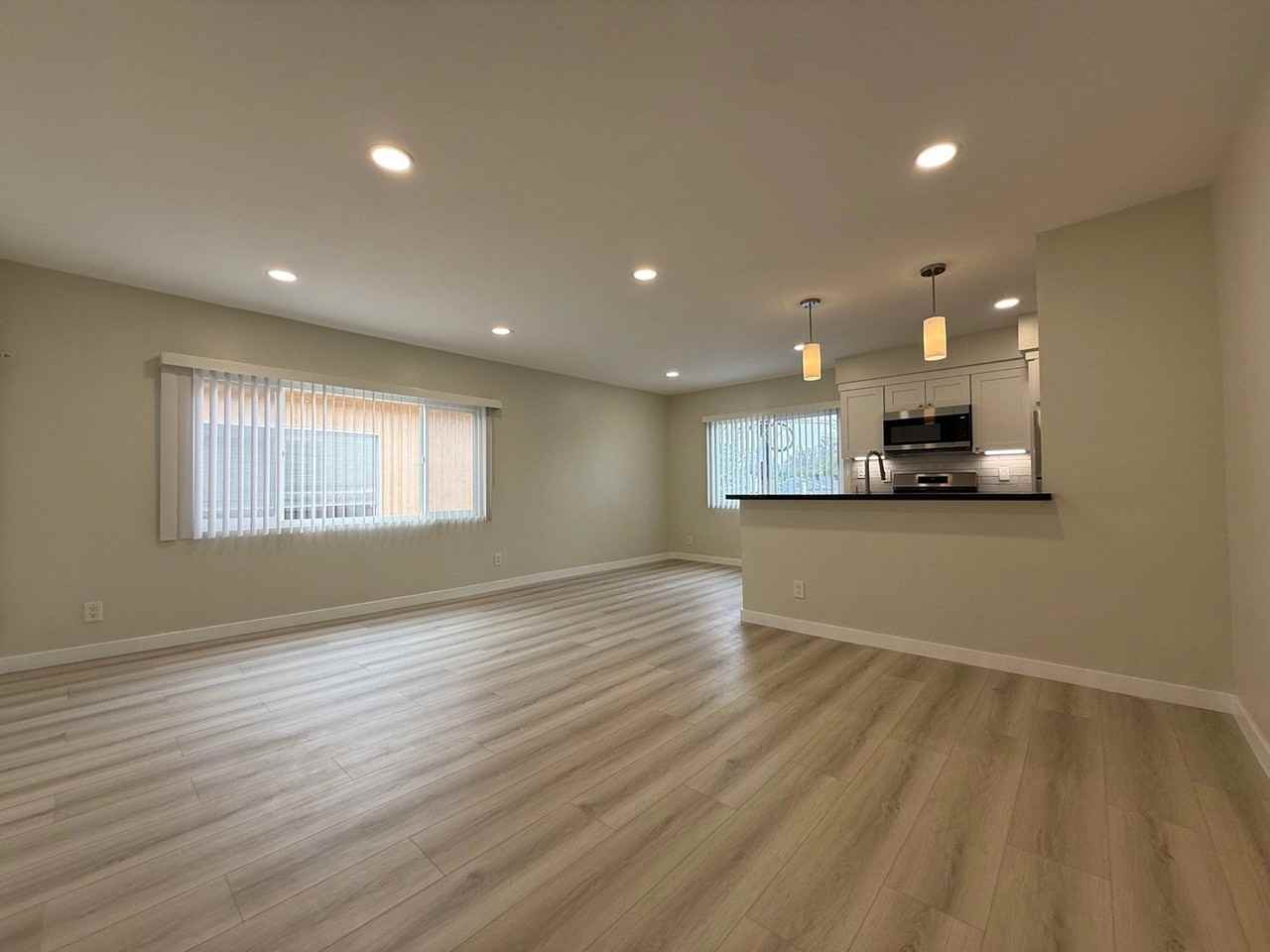 2823 Corning Avenue - Photo 4 of 50