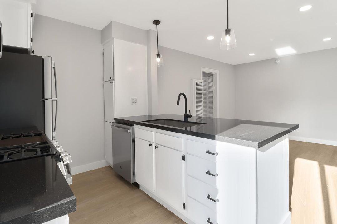 2823 Corning Avenue - Photo 7 of 50