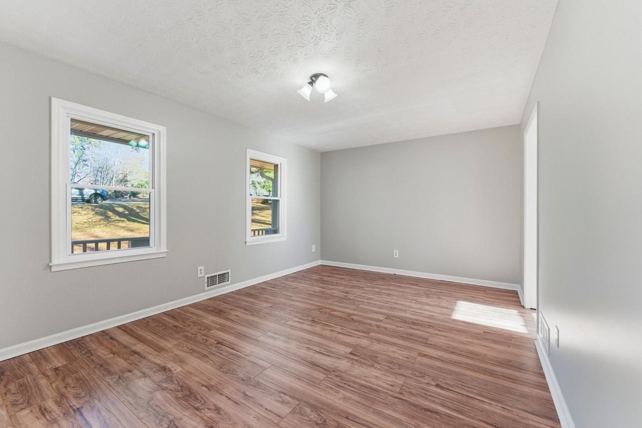 264 Greenwood Dr Nw #NA - Photo 4 of 15