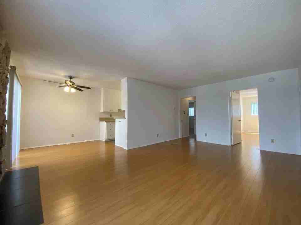 10856 Rose Avenue, - Photo 5 of 50