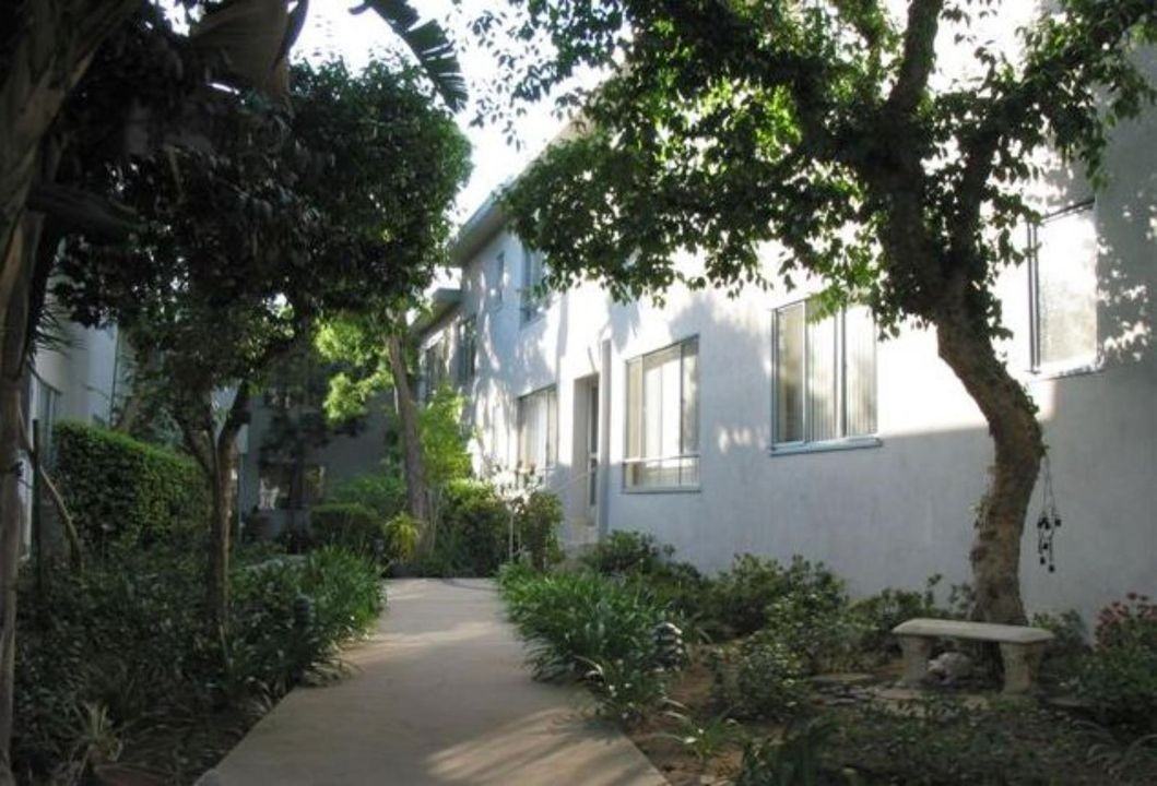 11660 Chenault Street, - Photo 4 of 50