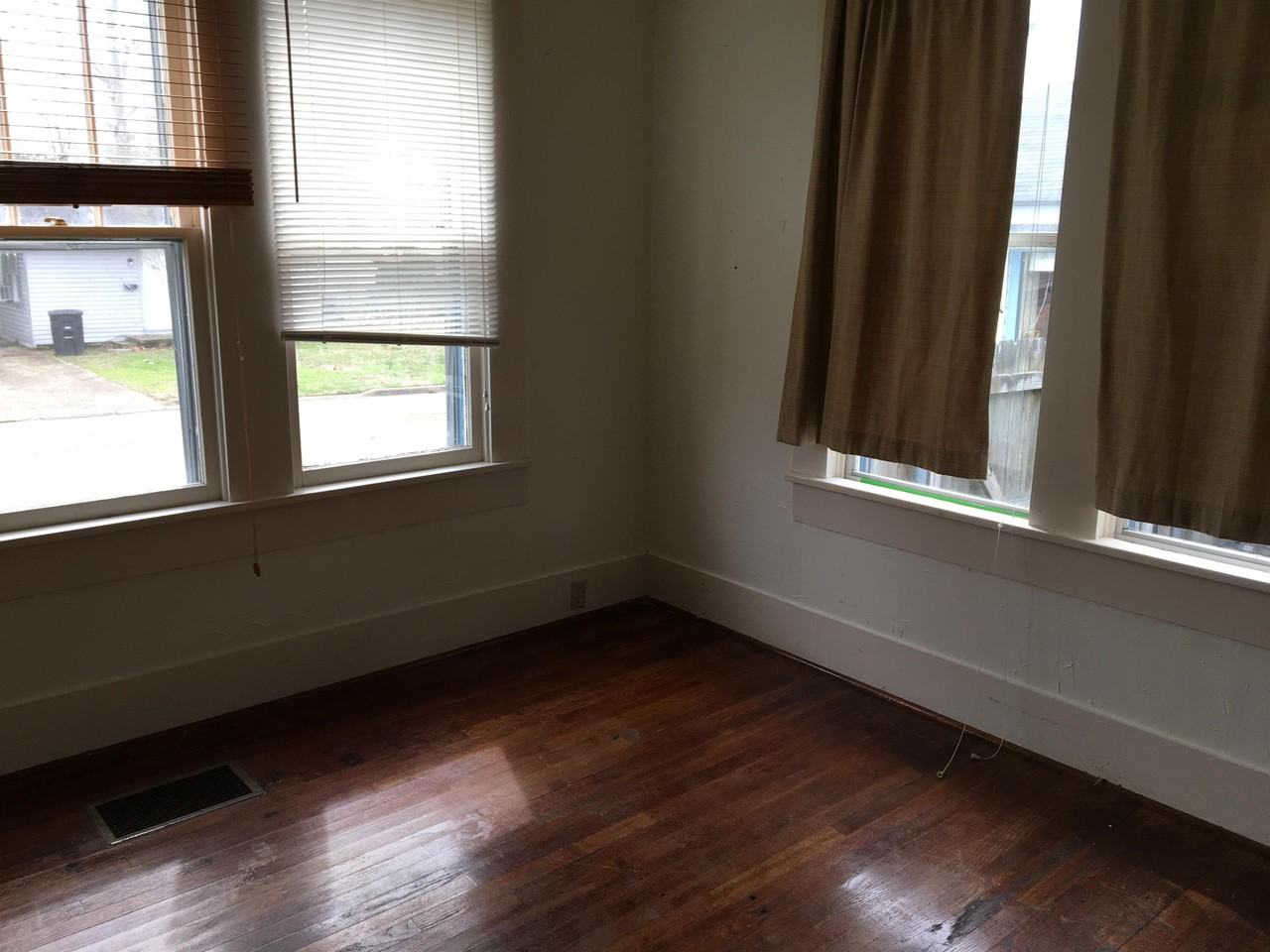 601 Minden St #1 - Photo 4 of 7