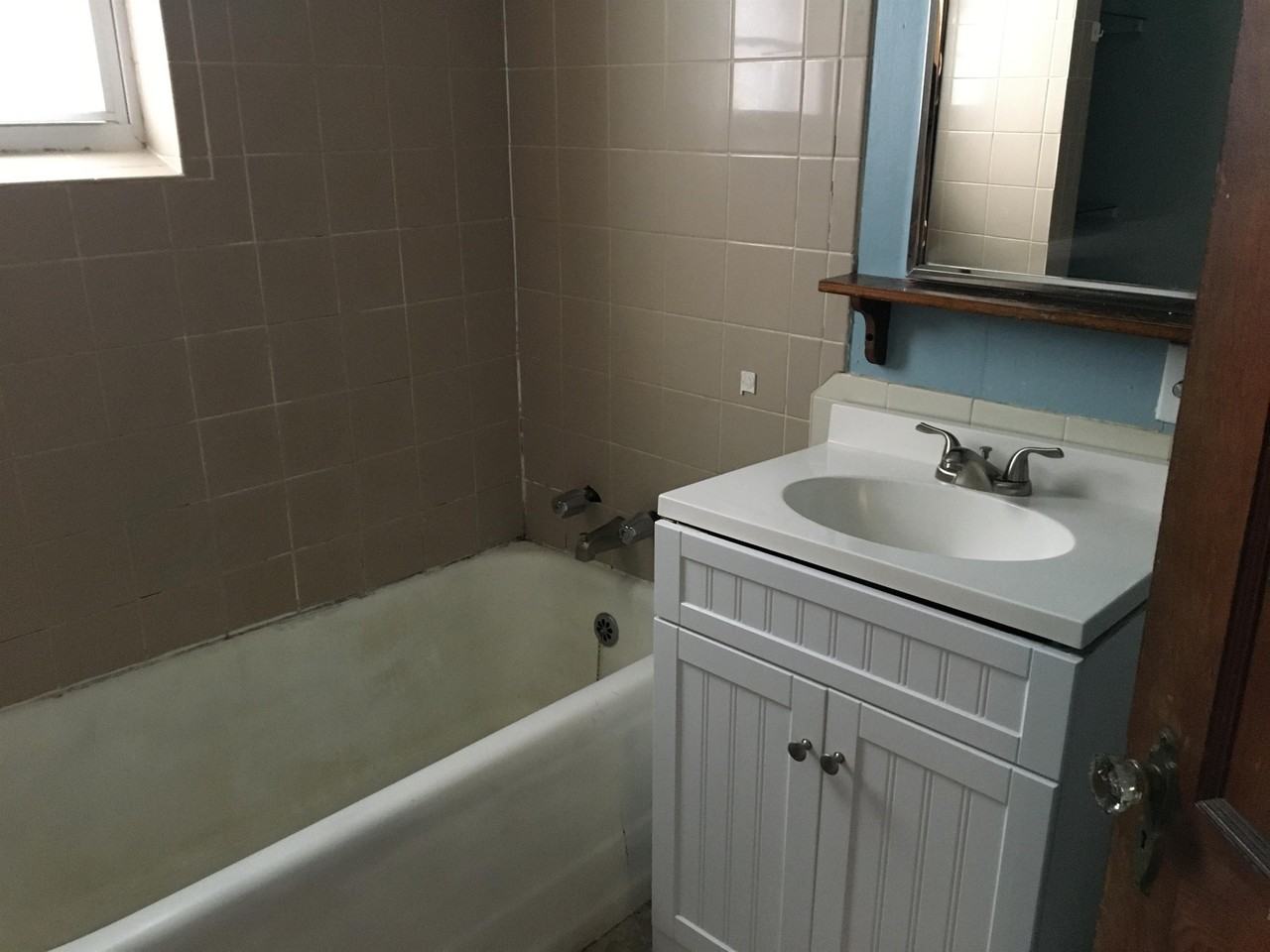 601 Minden St #1 - Photo 5 of 7