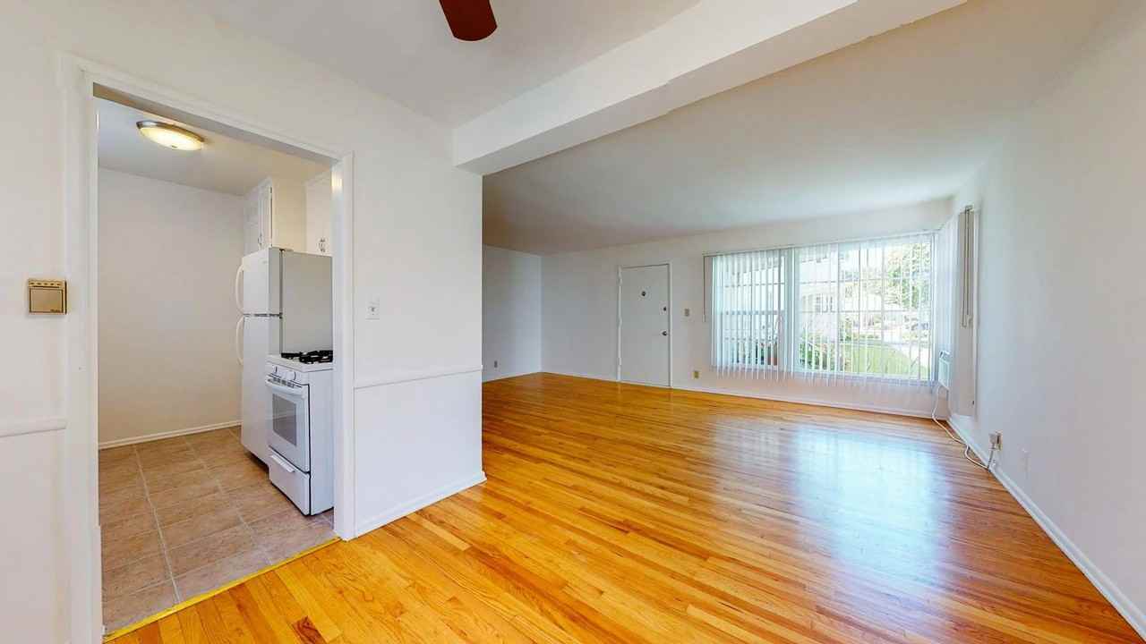 1113 - 27 26th Street, - Photo 7 of 47
