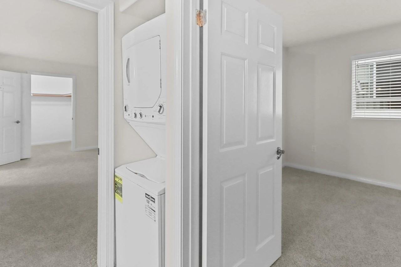 4262 Lindblade Drive, - Photo 3 of 50