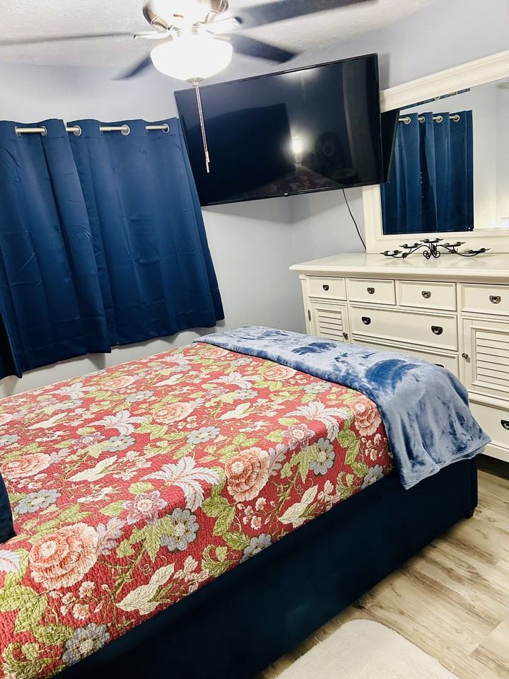 5582 Se 42nd Ct Rm 1 #NA - Photo 3 of 9