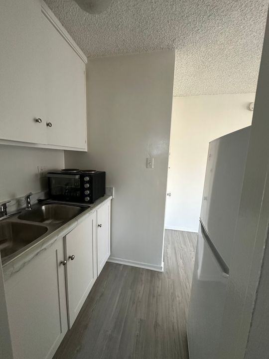 1519 Stoner Avenue, - Photo 5 of 50