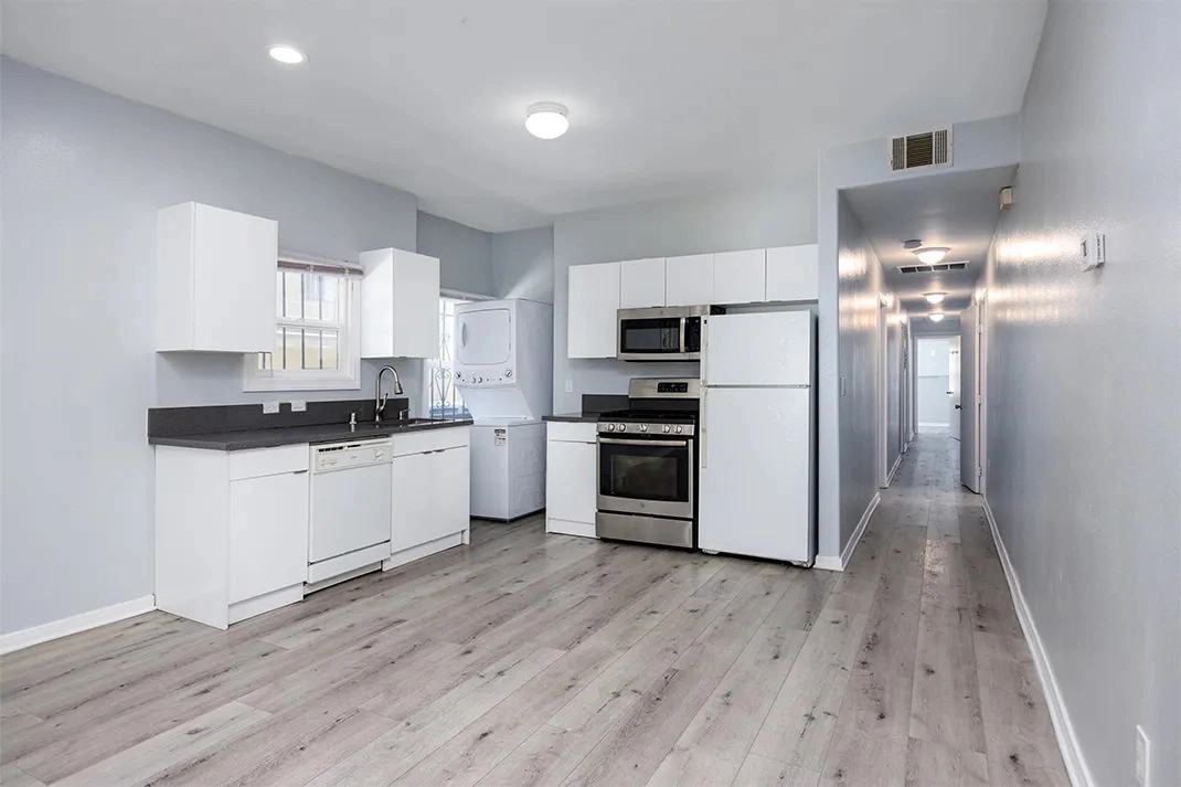 1220 W 27th St - Photo 6 of 50
