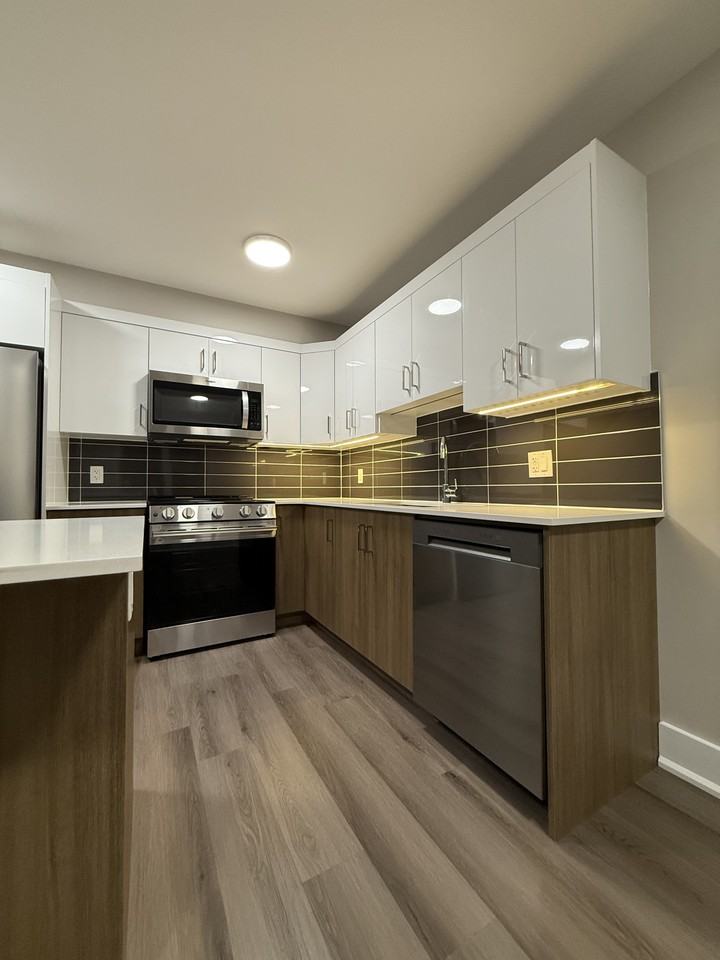 342 Fifth Avenue - Photo 3 of 50