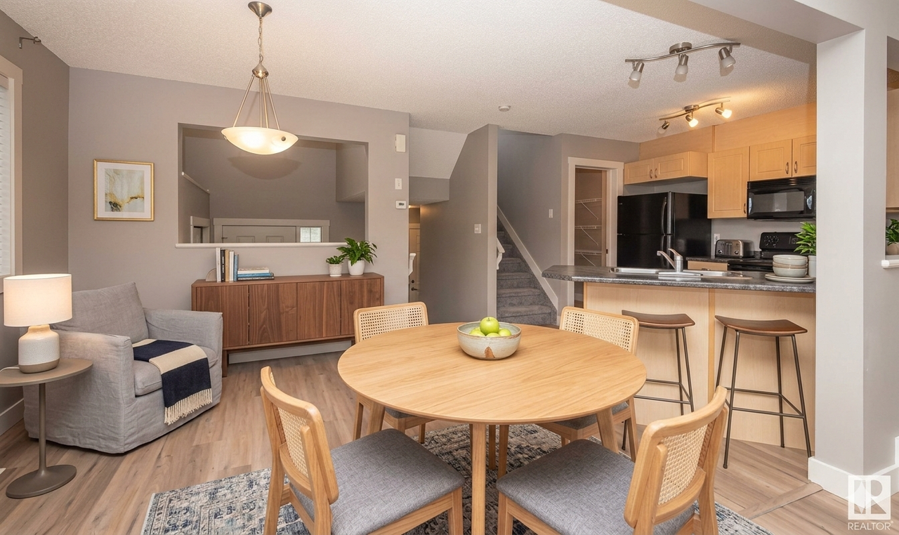 9119 Scott Crescent NW - Photo 3 of 31