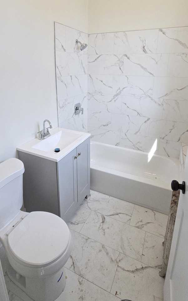 13030 Western Ave #11 - Photo 7 of 8