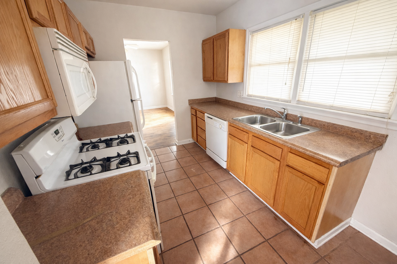 3115 Seneca Ave #1 - Photo 2 of 7