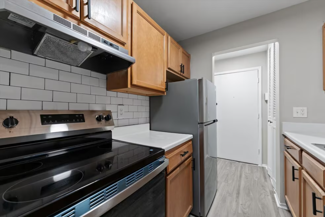 29412 DequindreUnit 202 #412-202 - Photo 7 of 17