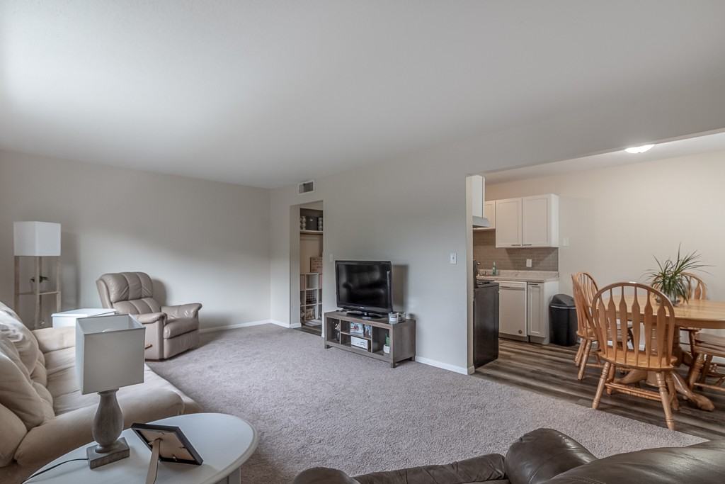 2211 Marwood Dr #4 - Photo 4 of 10