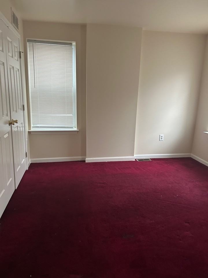 1122 W 6th St #1 - Photo 6 of 7