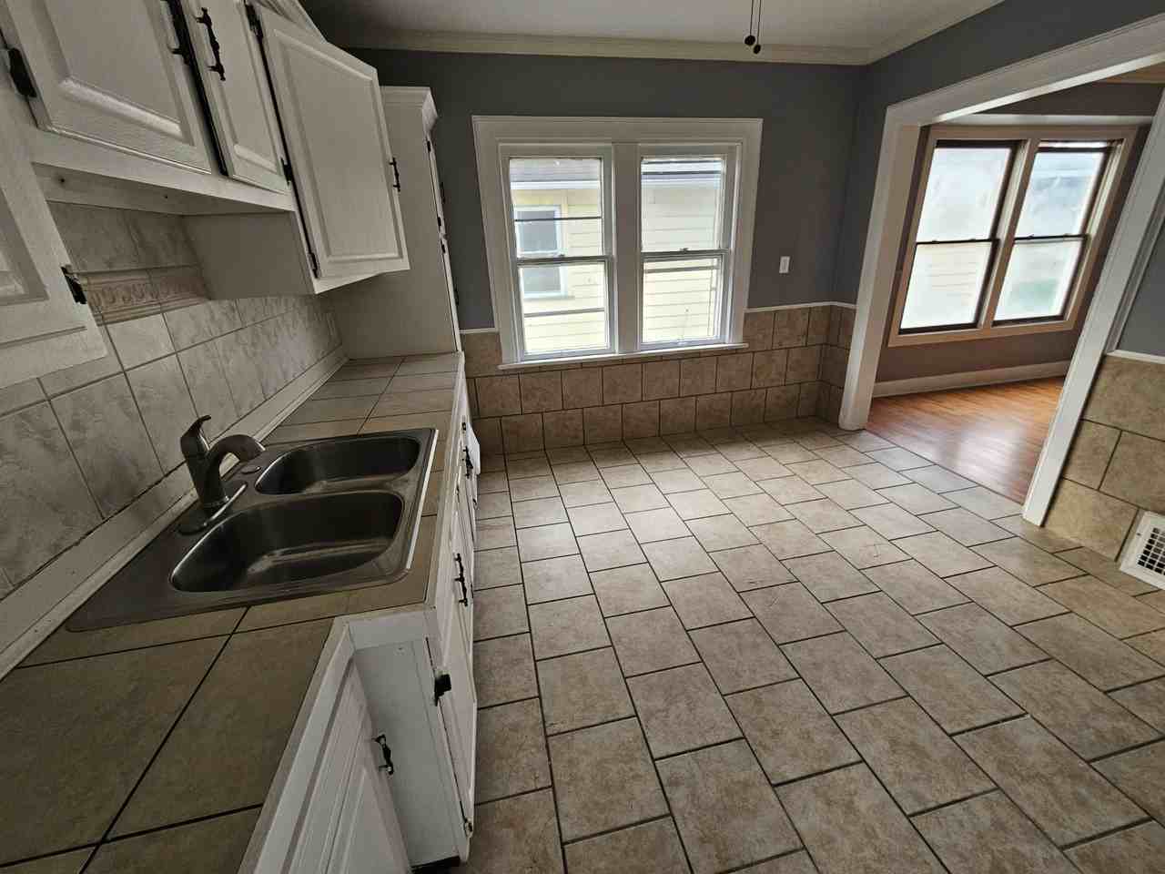 10014 Sladden Ave - Photo 4 of 24