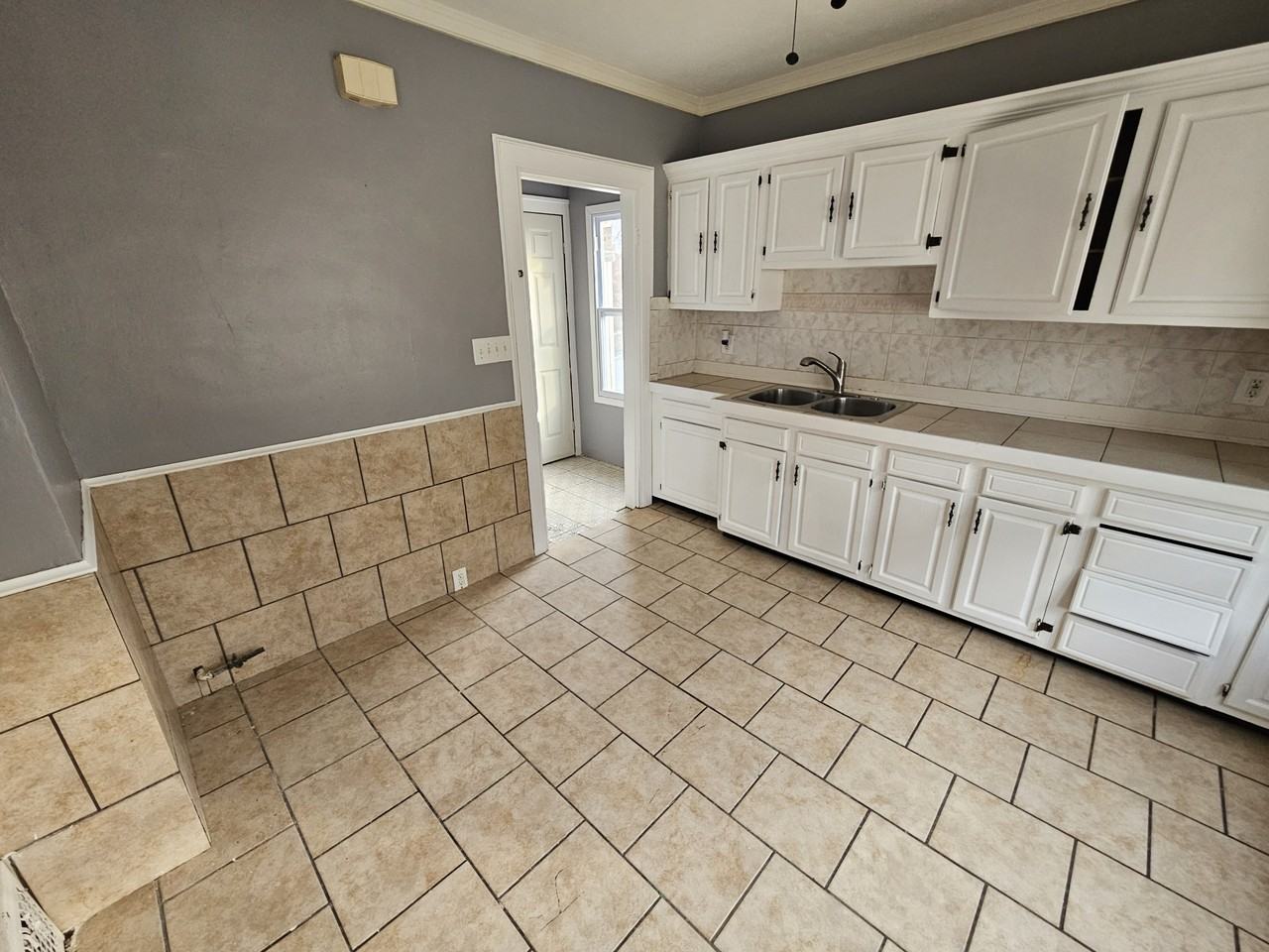 10014 Sladden Ave - Photo 5 of 24