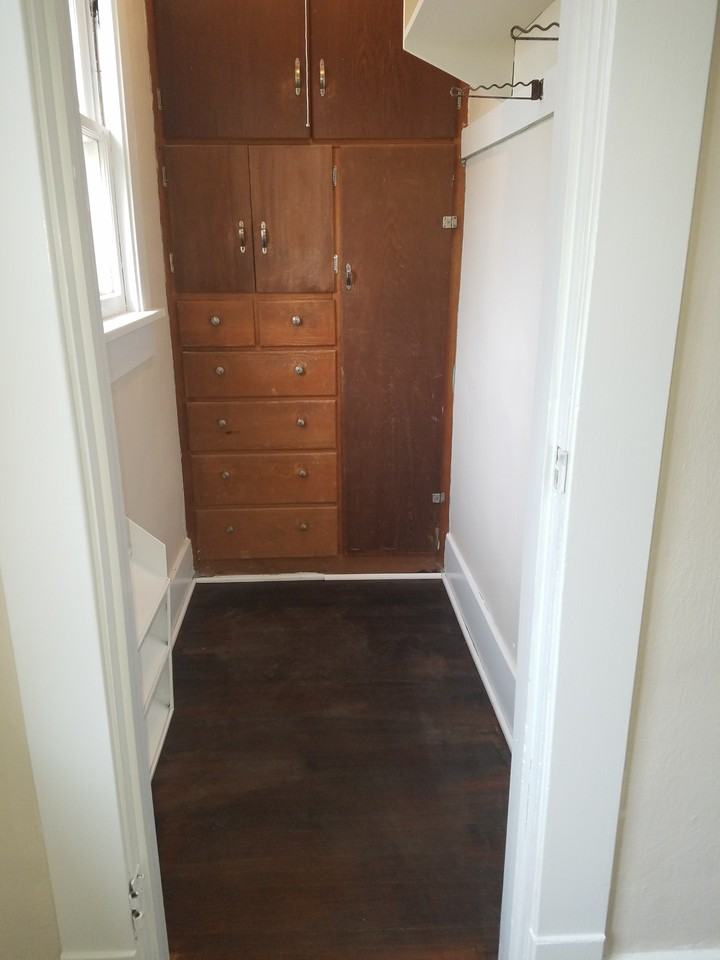 936 E Moore St #5 - Photo 5 of 16