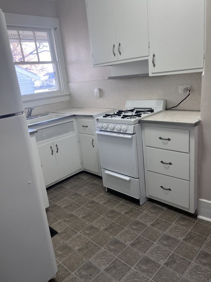 936 E Moore St #5 - Photo 7 of 16